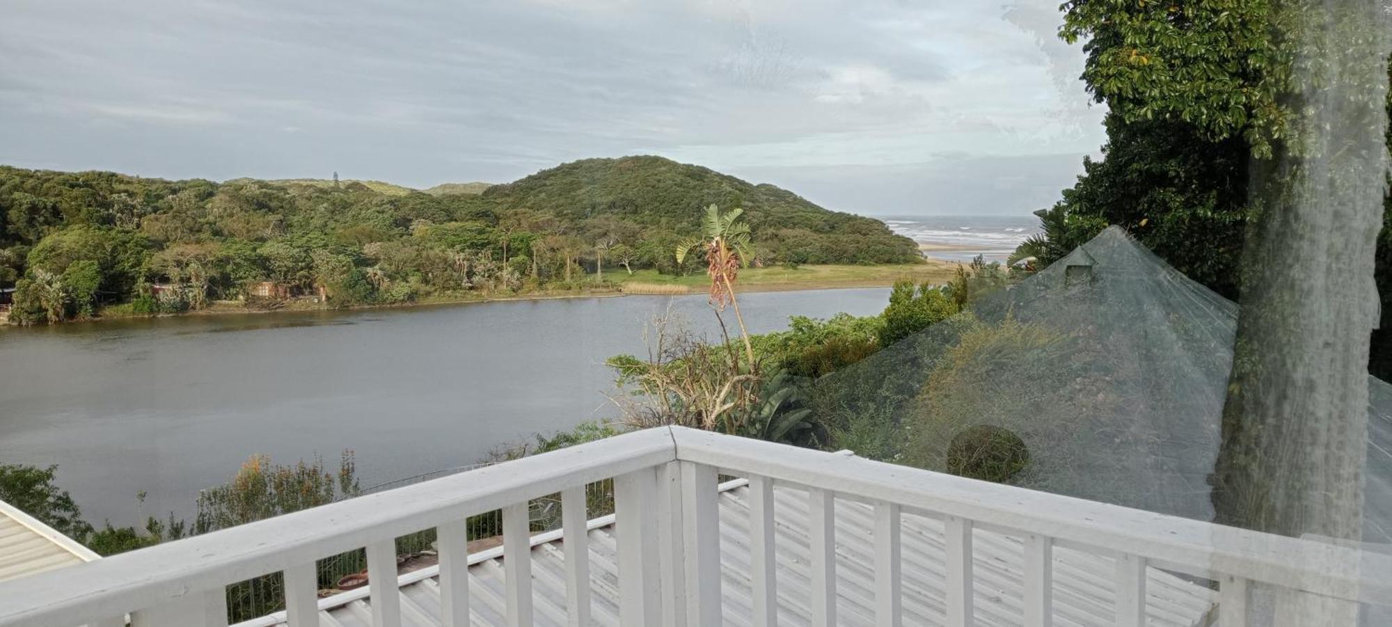 Riverview Loft Bonza Bay Homestay *